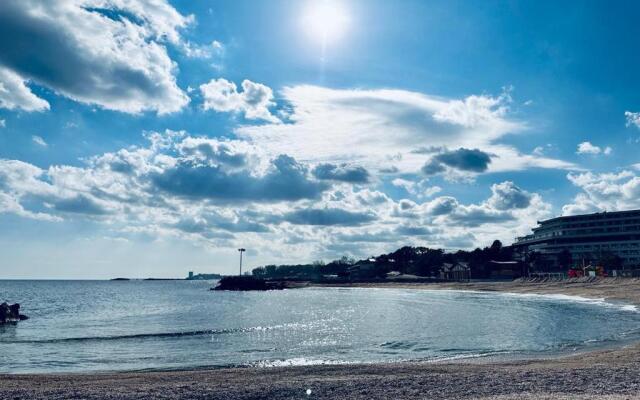 Sunny Olimp 3 ROOMS large apartment- by the sea
