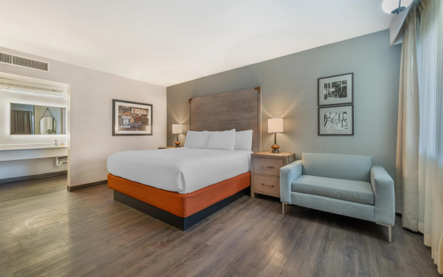 Best Western Plus King's Inn & Suites