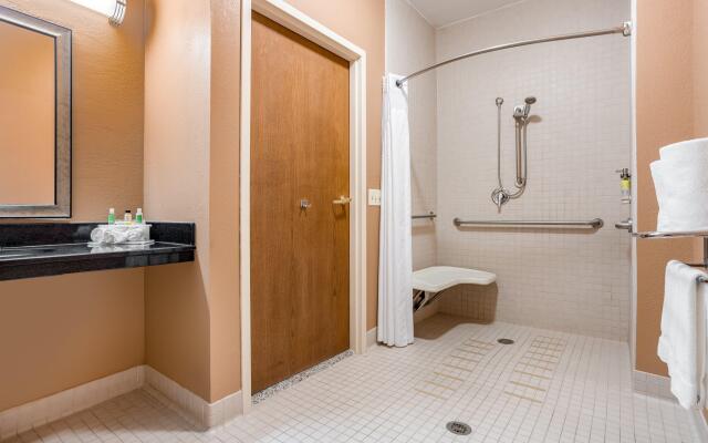 Holiday Inn Express Hotel & Suites Canton by IHG