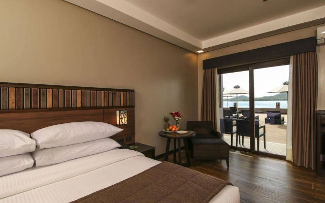 Two Seasons Coron Bayside Hotel