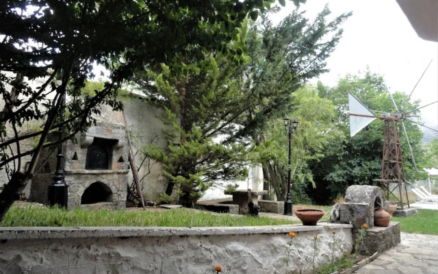 Zeus House Gaia