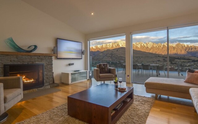 Mountain & Lake Views