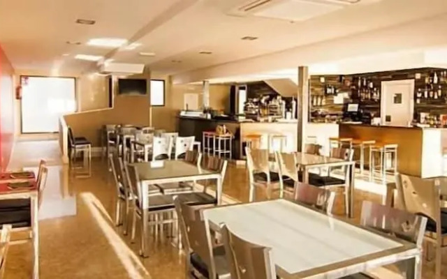 Hostal Catedritos Ibéricos A-5 KM 154