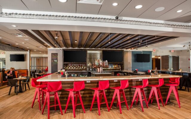 Holiday Inn & Suites - Joliet Southwest by IHG