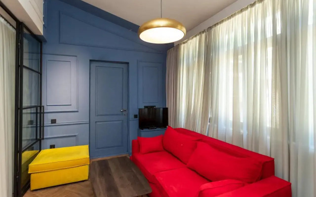 Stylish 3br House with Balcony