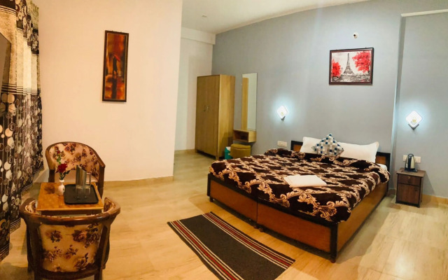 Hotel Snow Crest Residency