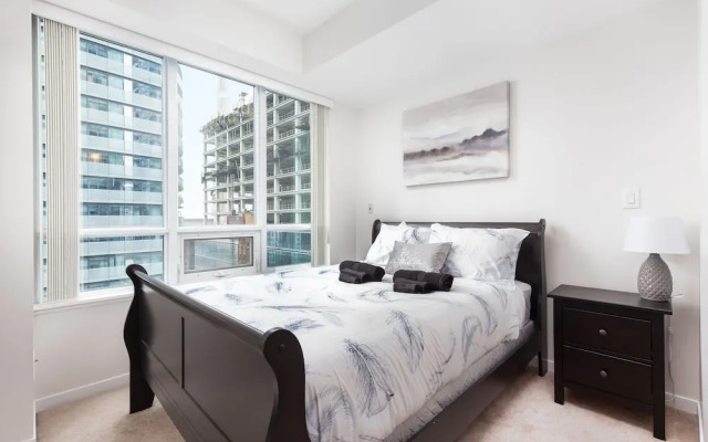 TopLine Suites - Ice Condos