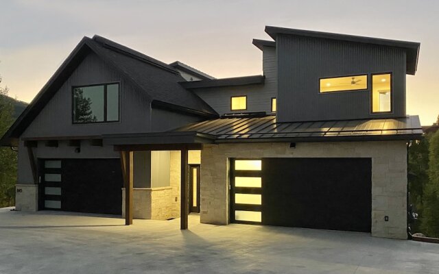 Fox Creek 2 4 Bedroom Townhouse by RedAwning