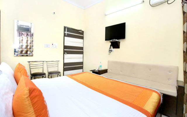 OYO 11642 Hotel Golden Grand