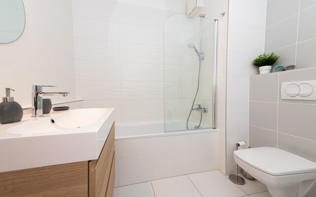 WestSide Apartments by Urbanrent