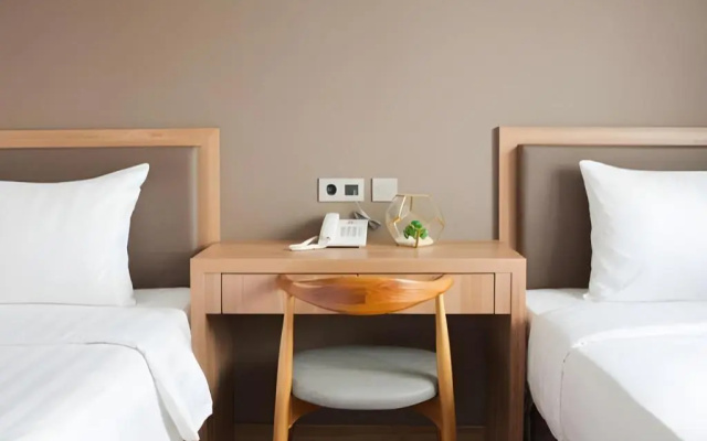 Grand Caman hotel – Guest Rooms – Bekasi