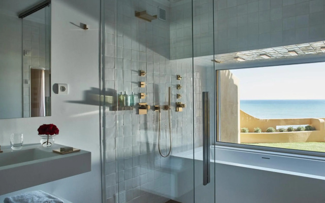 Vila Joya Home, Restaurant & Spa