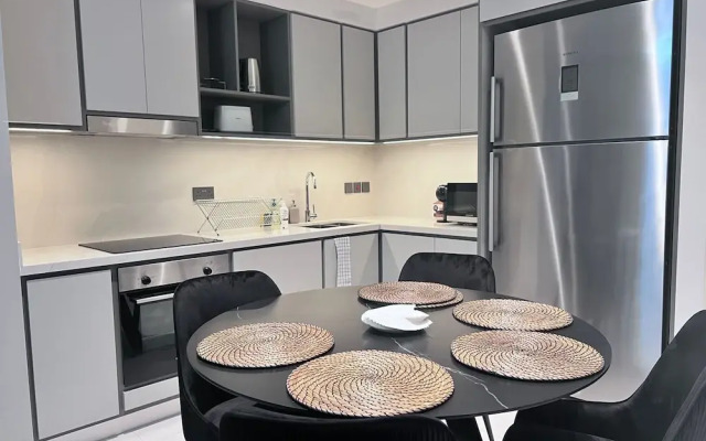 2 Bedroom Flat Beachfront Palm Jumeirah