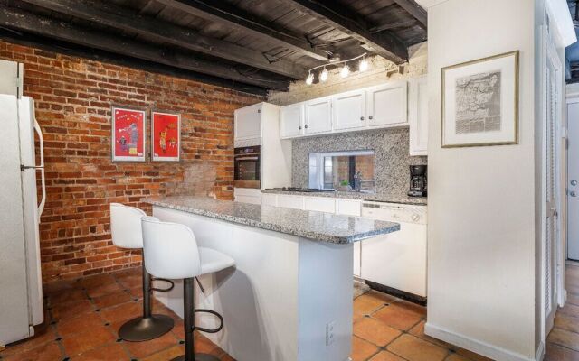 Southern Belle Carriage House