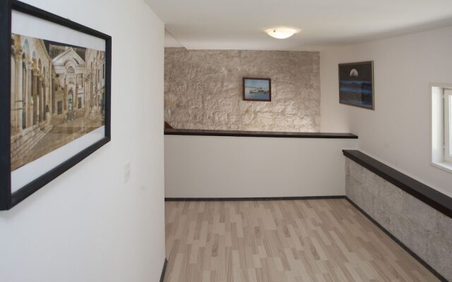 Contemporary Apartment In Split Near Sea