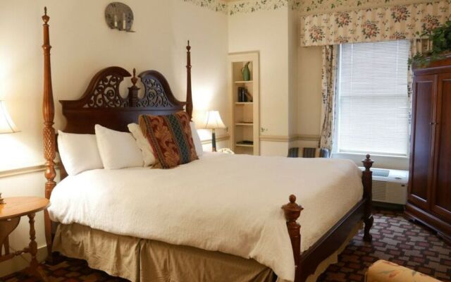 Highlands Inn