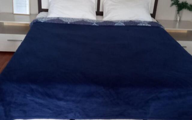 Версаль на улице Шумилова 30