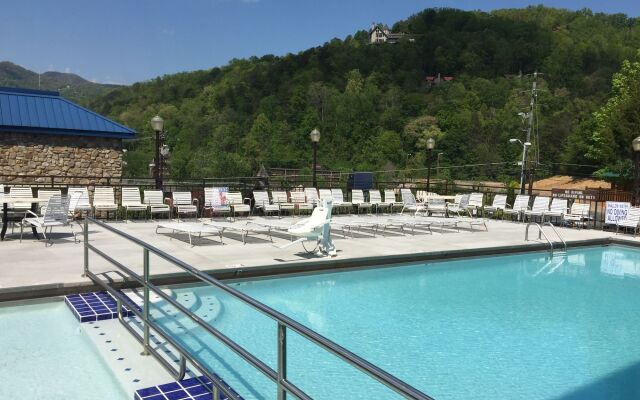 Clarion Pointe Downtown Gatlinburg
