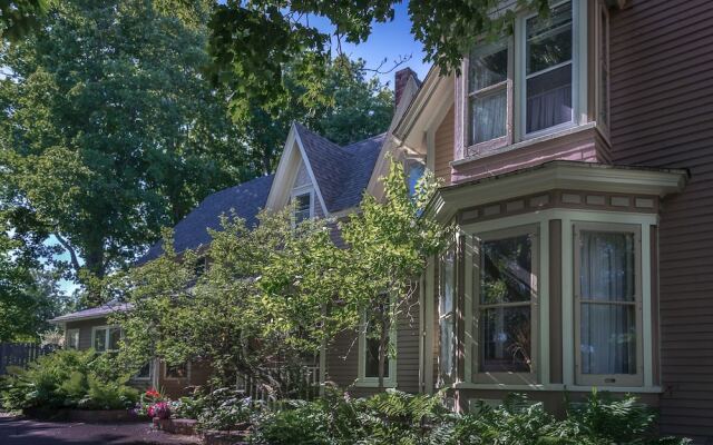 Sackville Bed & Breakfast