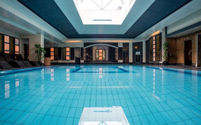 Careys Manor & Senspa