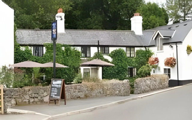 Glan Yr Afon Inn