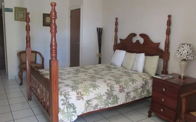 Grand Bahía Ocean View Hotel