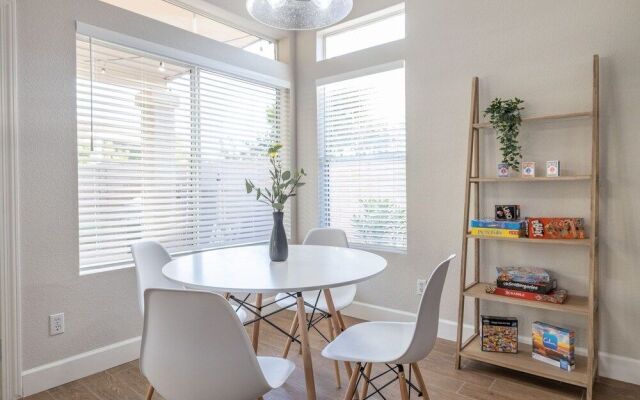 Gilbert Douglas 1 Bedroom Home by RedAwning