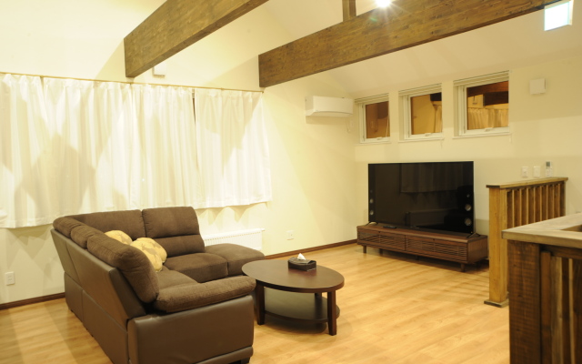Jadan House