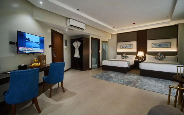 J7 Plaza Hotel