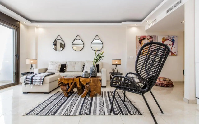 Luxurious 2 Bed Puerto Banús Apt - RDR193