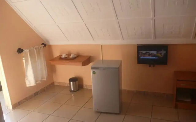 Sunset Junction Lodges & Tours