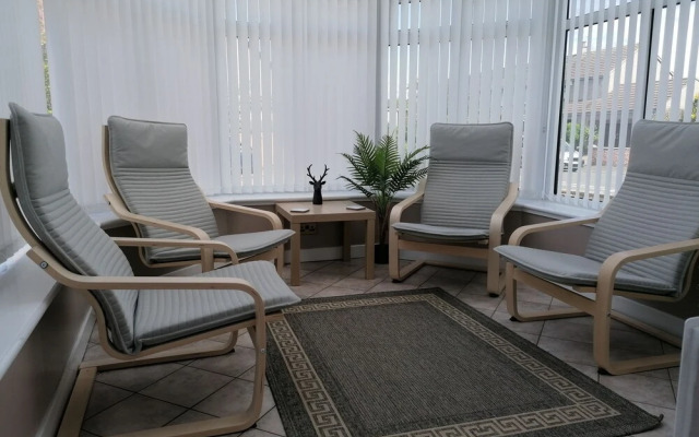 Beautiful Three Bedroom Seaside Retreat