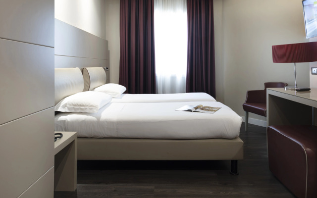 Smart Hotel Holiday