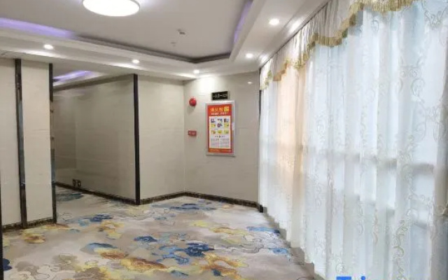 Yunhong Hotel (Guangzhou Railway Station Xicun Subway Station)