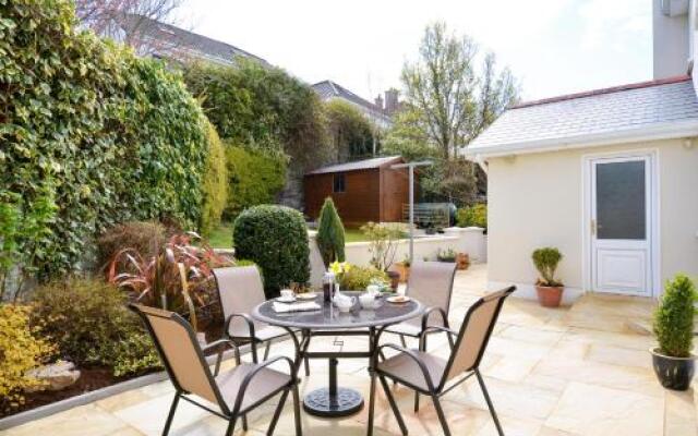 Salthill B&B Ocean Villa