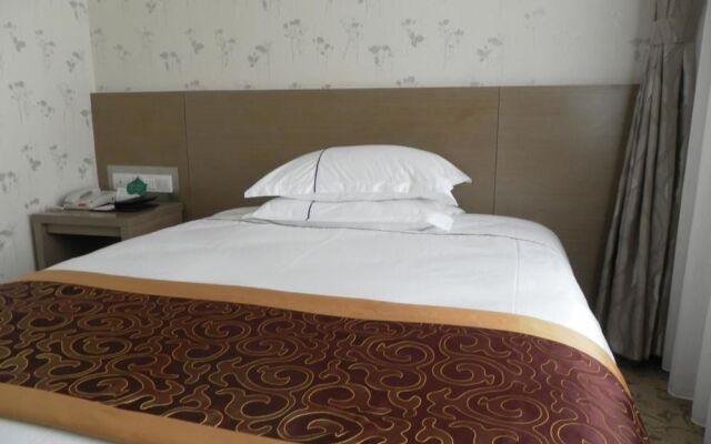 Rongcheng Celebrity Hotel High Speed Rail Station Shop