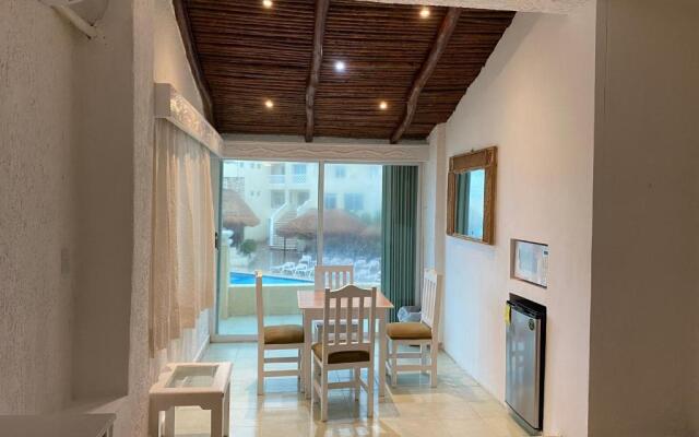 Cancun Plaza Condo Apartment