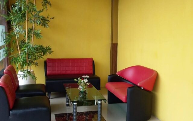 OYO 178 Denata B&B