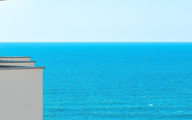 Fantastic One Bedroom With Sea View