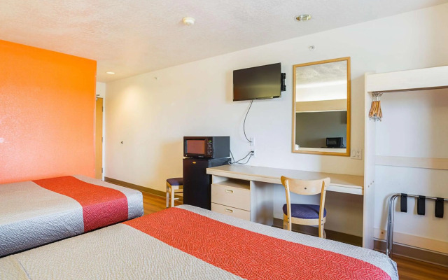 Motel 6 Bernalillo, NM