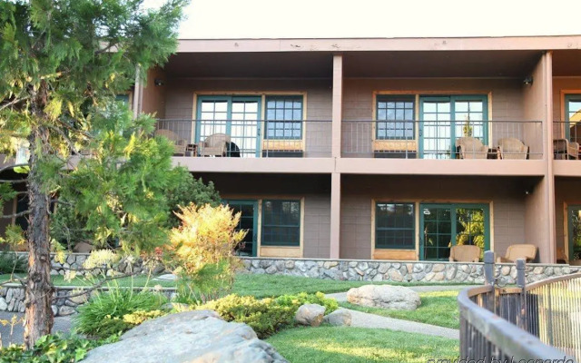 The Lodge at Riverside