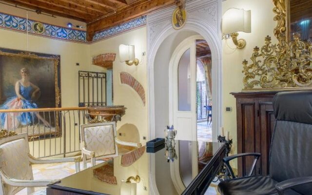 15 Santori Luxury Home
