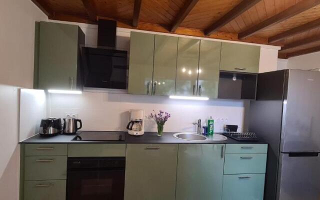 Pom'Verte-près du centre-ville et du lac -parking gratuit