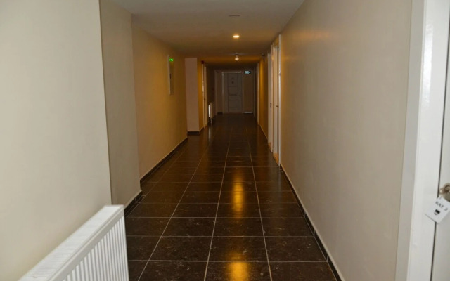 White Crown Apartman ve Yaşam Merkezi