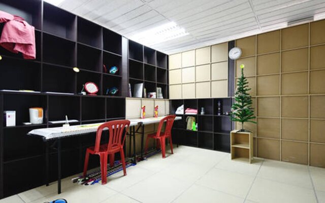 JB Getaway Hostel