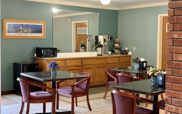 Candlelight Inn & Suites Hwy 69 near McAlester