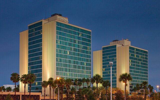 DoubleTree by Hilton at the Entrance to Universal Orlando