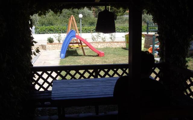 Maistrali Studios Apartments