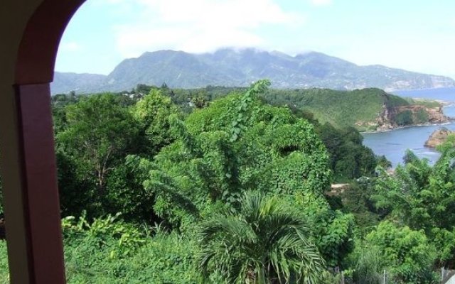 Dominica's Sea View Apartment