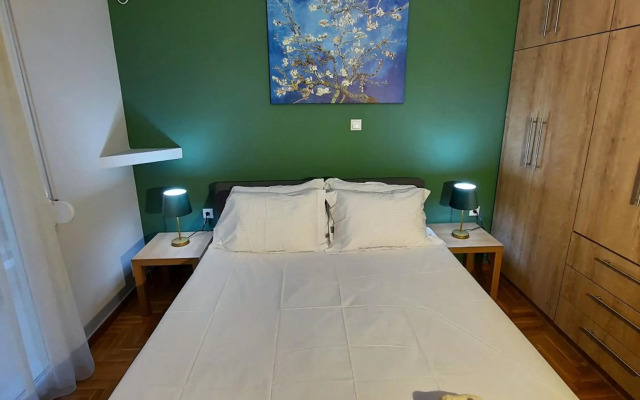 Athens city center apartment next to metro & close to Acropolis